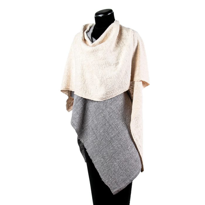 Ruana algodón orgánico gris blanco